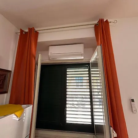 Thomas House * Catania