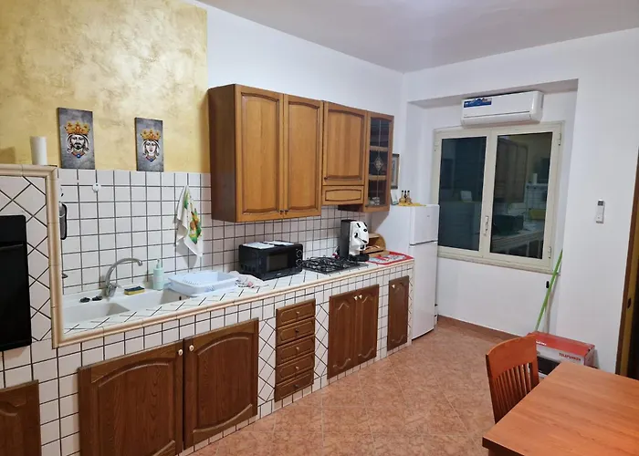 Thomas House * Catania